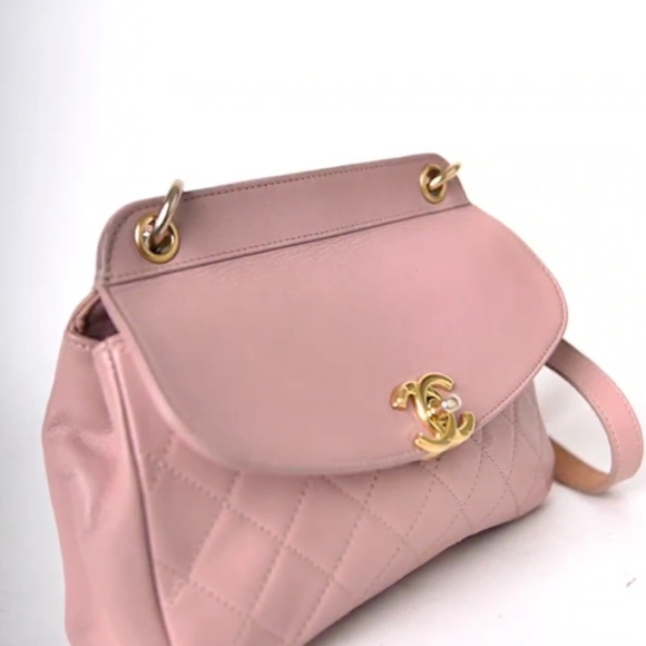 Chanel Light Pink Quilted Shoulder Bag - Picture 3 of 7